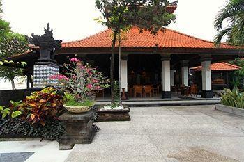 Shanti Front Hotel