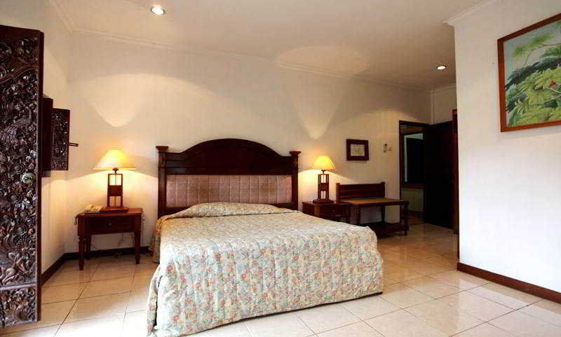 Hotel Front 3*