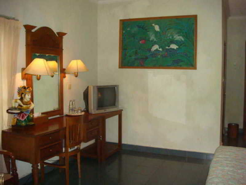 Front Hotel