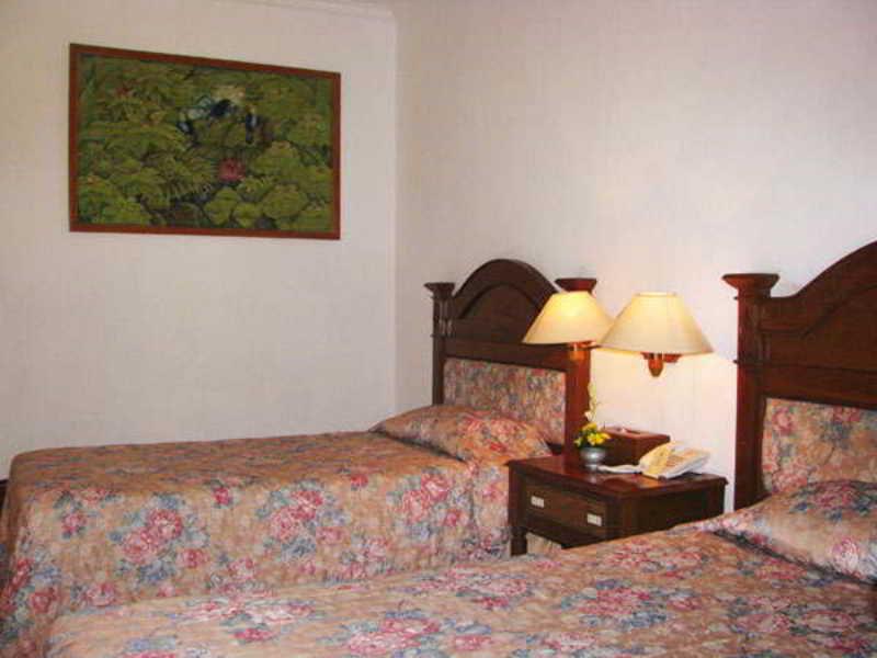 Front Hotel